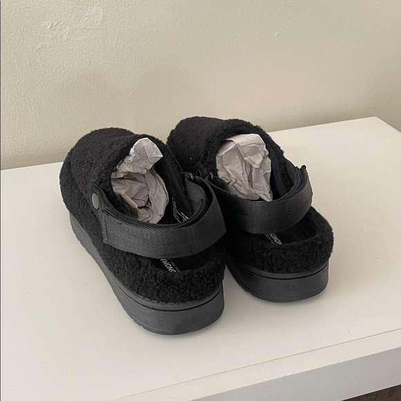 Elegant Black Women's Mules - Picture 3 of 5